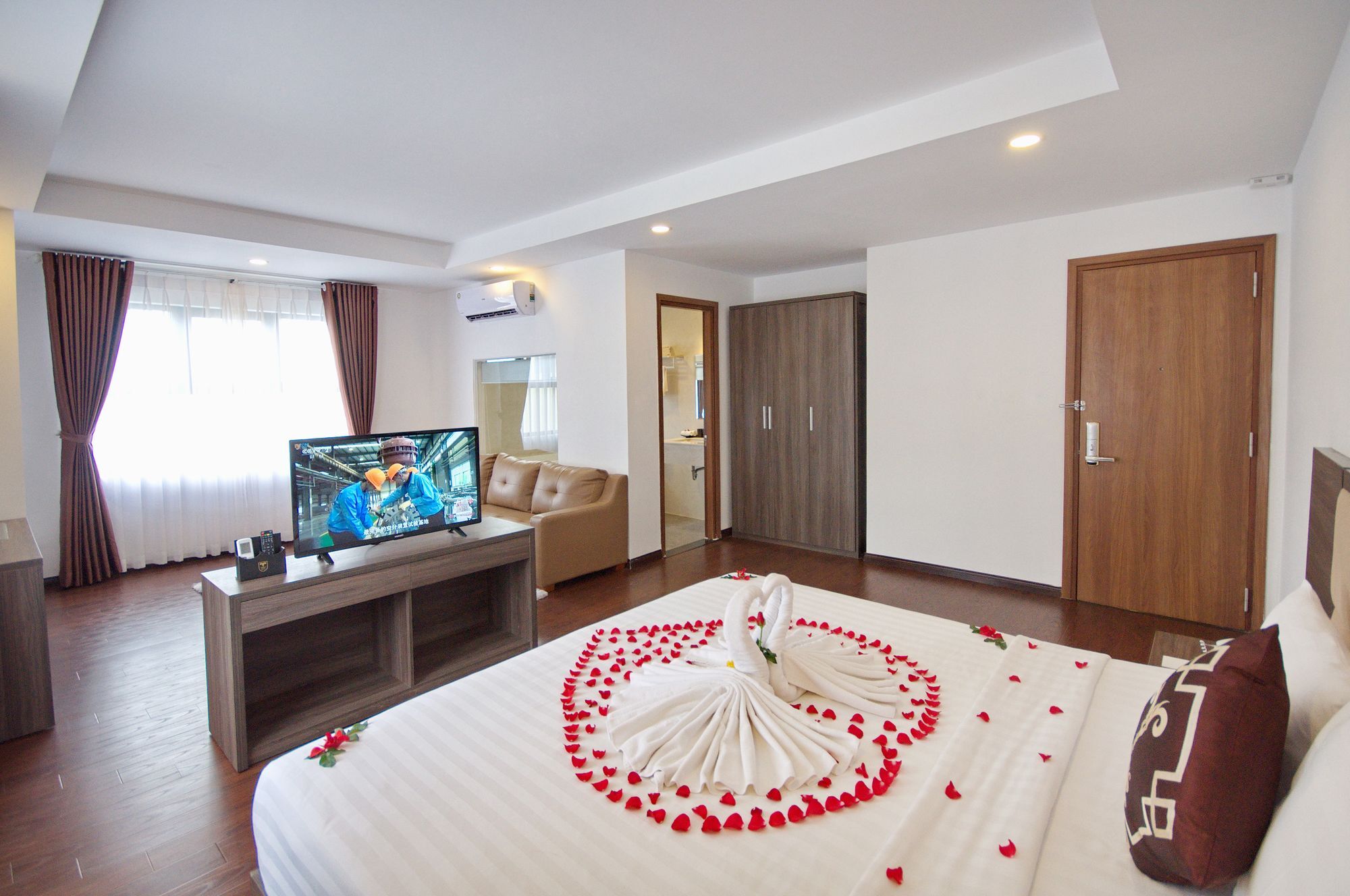 Aries Hotel Нячанг Экстерьер фото