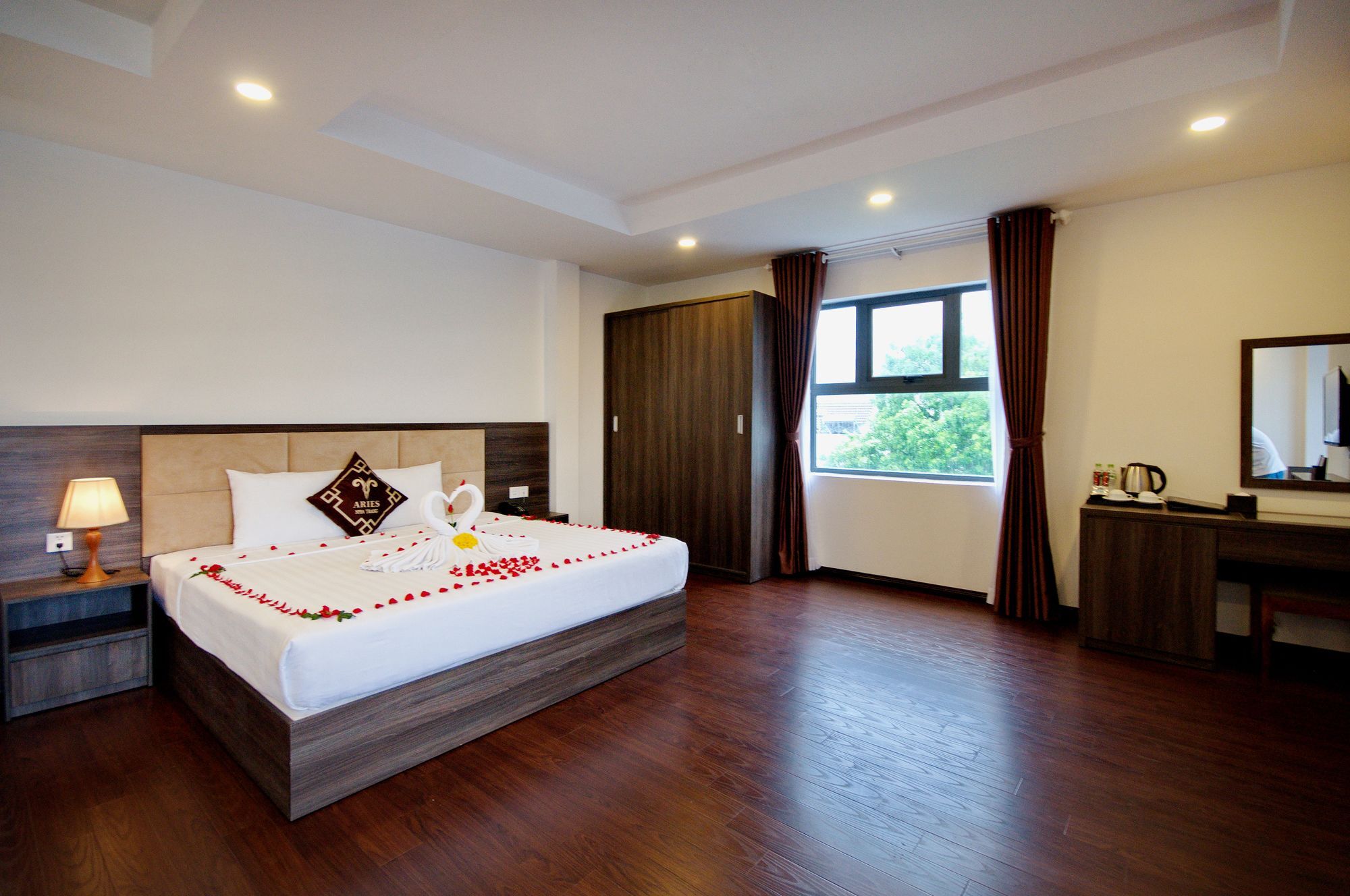 Aries Hotel Нячанг Экстерьер фото